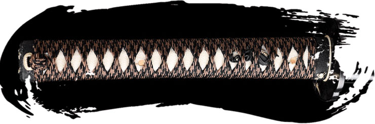 Tsuka negra-marr&oacute;n sobre same blanco